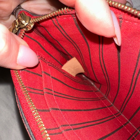 Authentic Louis Vuitton Monogram Neverfull Pouchette - Picture 9 of 9